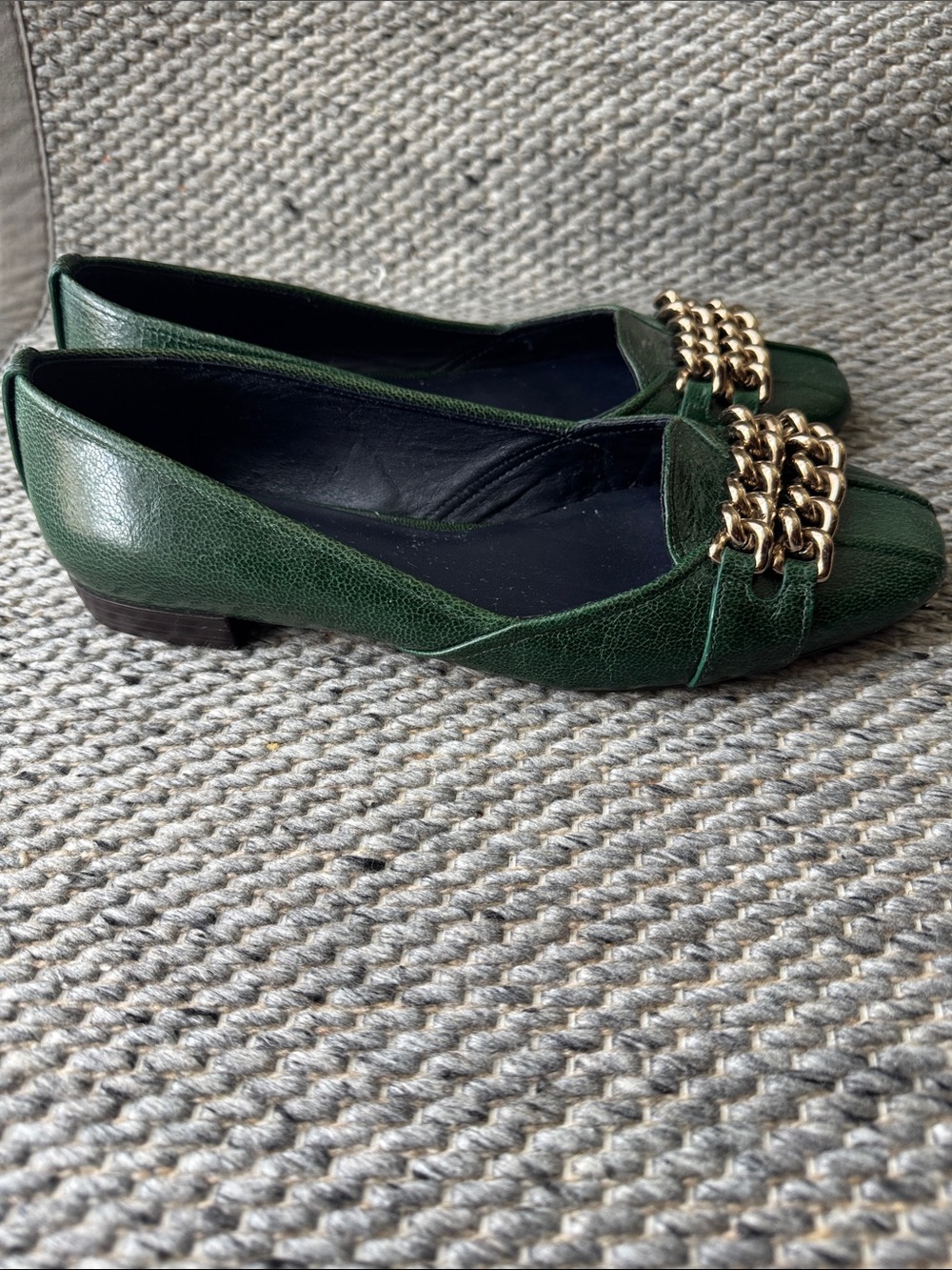 Tory Burch Hana Ballet Flats Emerald Green Leather Chain Accent - Picture 6 of 14